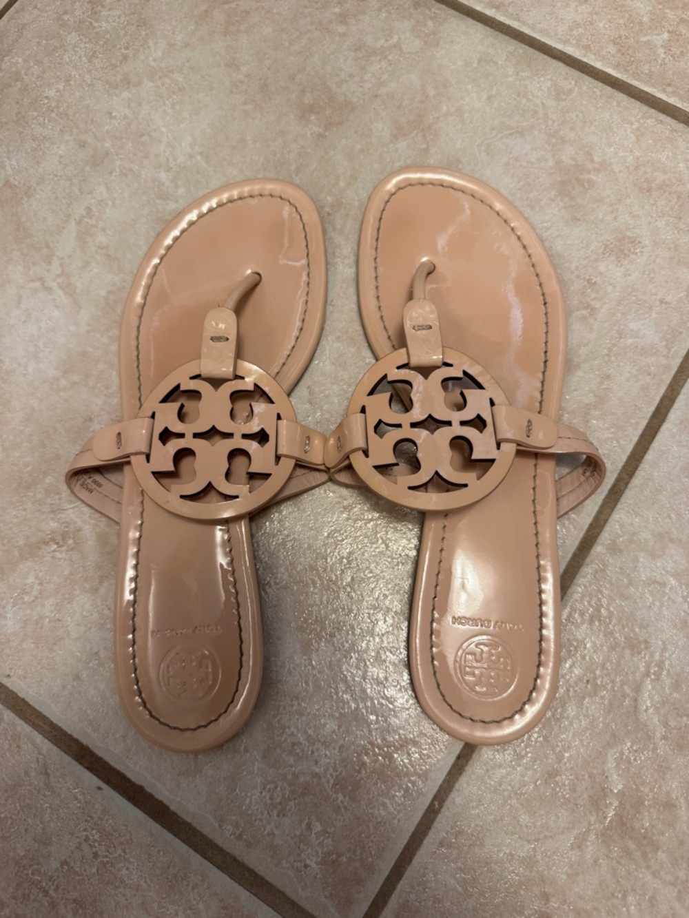 Tory Burch Patent Logo Thong Sandals in Nude Blush - Picture 4 of 6